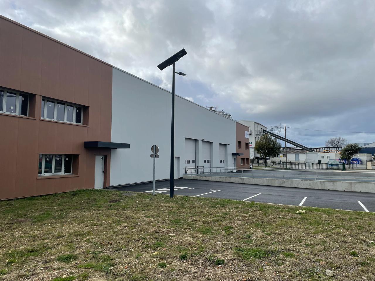Local d'activité Carbon-Blanc 2100m² Location local d'activité Carbon-Blanc Gironde OLACT2530372 0